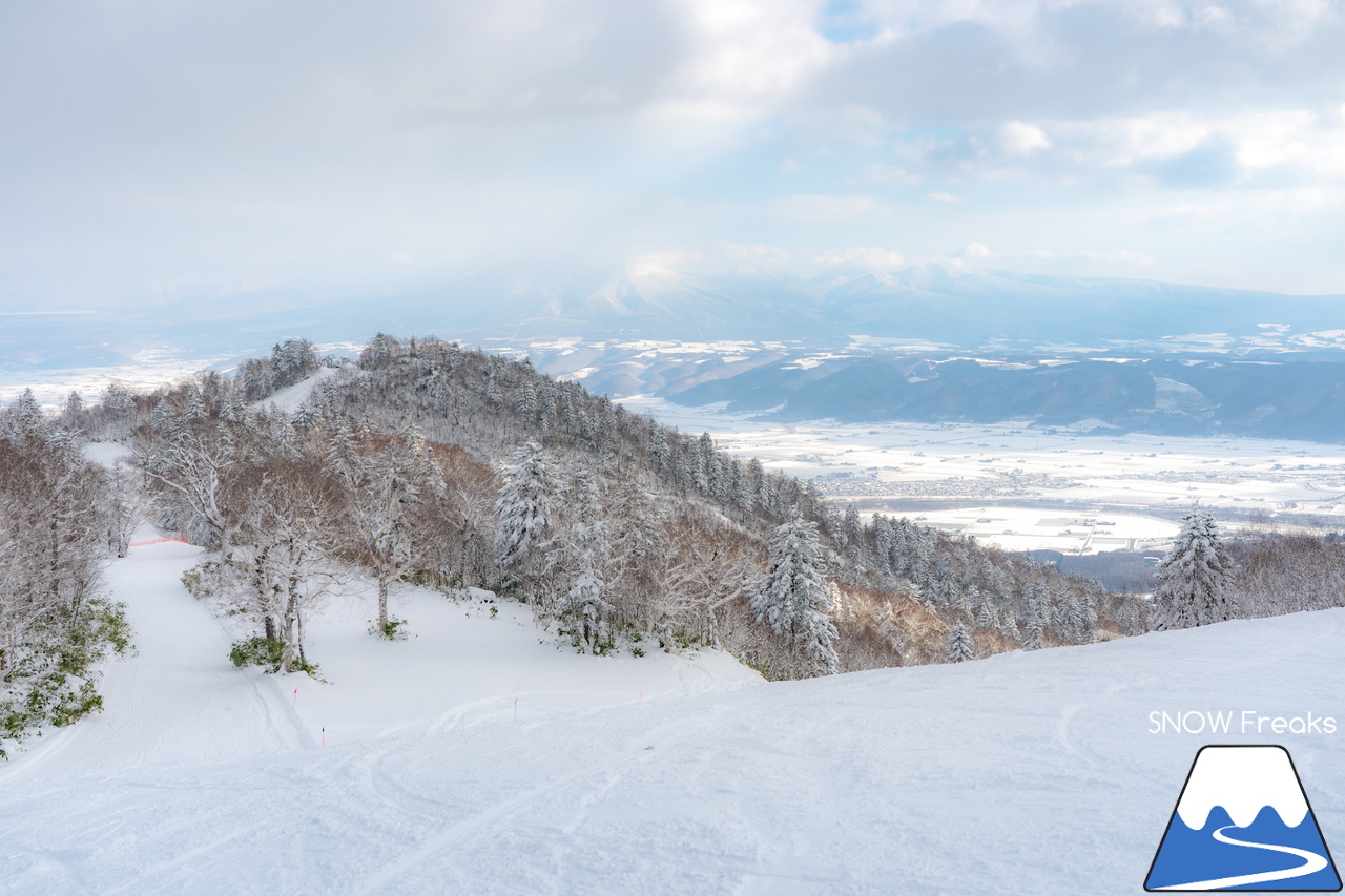 富良野スキー場｜本日、道内最速でゲレンデオープン！2023-2024ウィンターシーズン開幕です☆